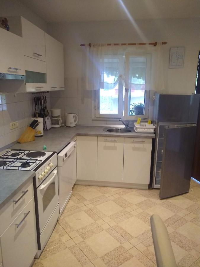 Holiday Home Buraロヴィニ エクステリア 写真